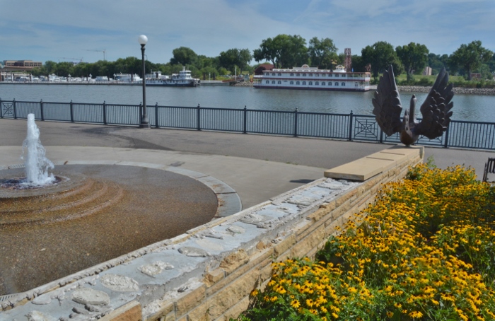 walking along the Mississippi 